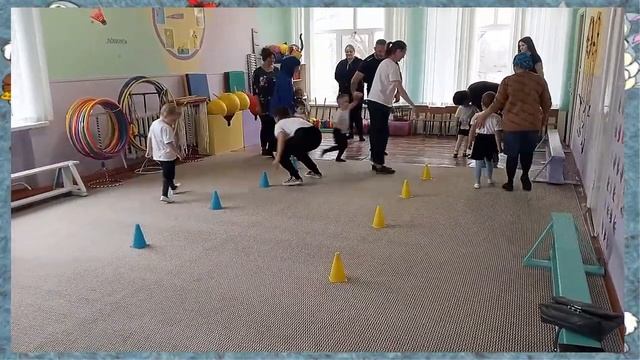 «В гости к Зайке». Открытое занятия по физической культуре в младшей группе. смотреть онлайн