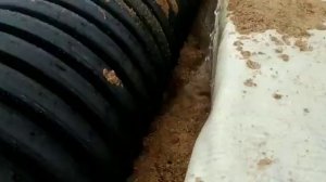 дренажная труба при въезде на участок