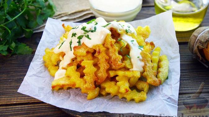 Минимум масла, максимум вкуса.
КАРТОШКА ФРИ В ДУХОВКЕ