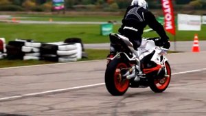 МОТО   ФРИСТАЙЛ !!! ТРЮКИ НА МОТОЦИКЛАХ !!! КЛАСС !!!!