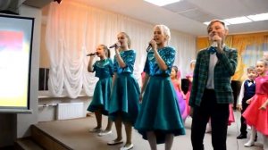 Образцовый ансамбль эстрадной песни "Маленькая страна"-"Здравствуй песня"