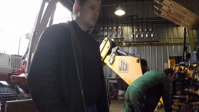 ?РЕМОНТ ЛАПЫ экскаватора-погрузчика JCB 4CX?? ЗАМЕНА НАПРАВЛЯЮЩИХ ОПОРЫ ТРАКТОРА?Repairs JCB смотреть онлайн