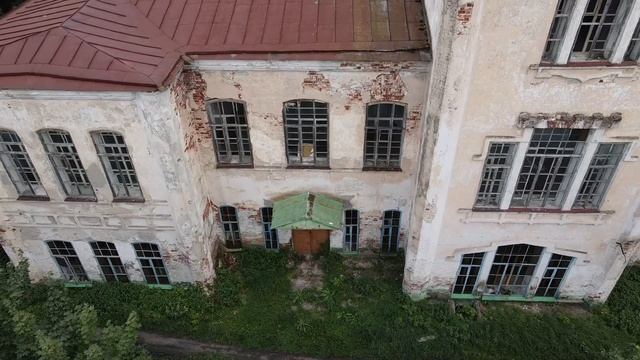 Заброшенная усадьба в селе Проказна Бессоновского района