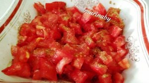 Салат слоеный из помидор, сыра и яиц