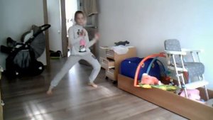 танец под музыку из сериала кухня