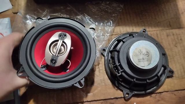 Установка динамиков Урал Классик на Рено Дастер 2013 год. Залетают как домой. смотреть онлайн