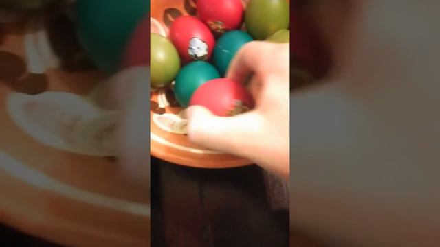 Пасха. Окрашенные яйца. :3 смотреть онлайн