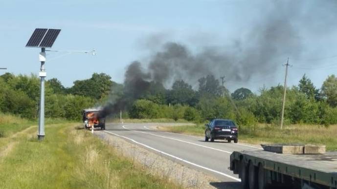 Газовоз с баллонами загорелся по дороге в Гуамку в Апшеронском районе