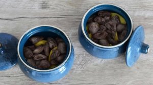 Куриные сердечки в горшочках, в духовке с картошкой.