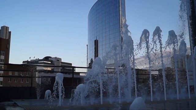 Фонтан, закат и хорошее настроение... ☺ смотреть онлайн