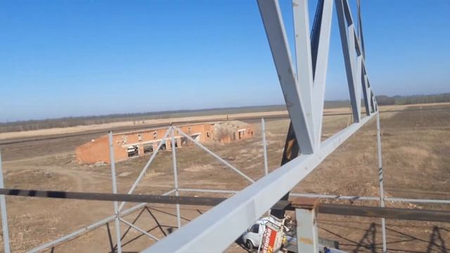 Монтаж металлических ферм.