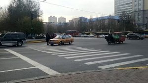 Светофор? Пешеходный переход в Китае (Харбин)