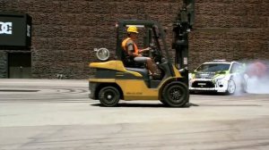 красивый дрифт MONSTER ENERGY