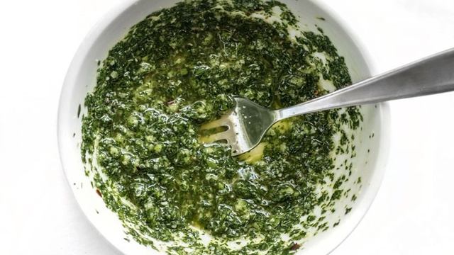 Пицца с томатами и моцареллой