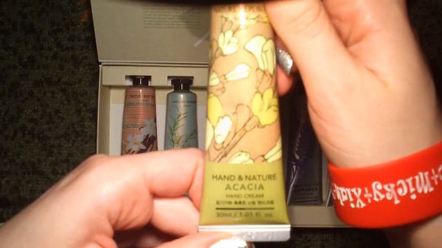 Unboxing Nature Republic Hand Cream Set with EXO Photocard смотреть онлайн