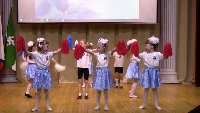 танец с султанчиками, воспитанники детского сада "Рябинка" смотреть онлайн