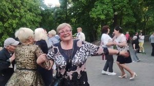 Зятёк и тёща.......13.05.23 Гомель парк Луначарского ?