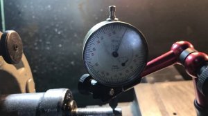 Шлифовка шпинделя сверлильного станка НС-12 в соточку на токарном станке.