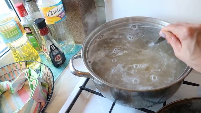 ВЛОГ Что делают девочки дома * Посылка для мамы * Кира и мама Чунга Чанга* Дети и родители смотреть онлайн