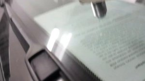 Как удалить скол с лобового стекла самому