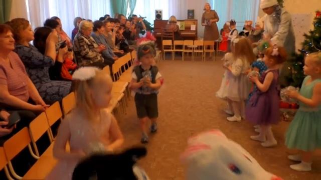 Новогодняя сказка Нам не страшен серый волк 2018 смотреть онлайн