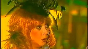 "Мадам Брошкина", поёт Алла Пугачева. Живой голос.