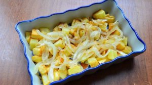 Картофель запеченный с помидорами и яйцом