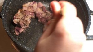 ТЕПЛЫЙ САЛАТ С КУРИНОЙ ПЕЧЕНЬЮ. Ресторанное блюдо у вас дома