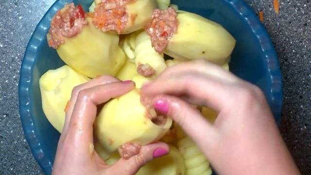 фаршированый картофель с овощами