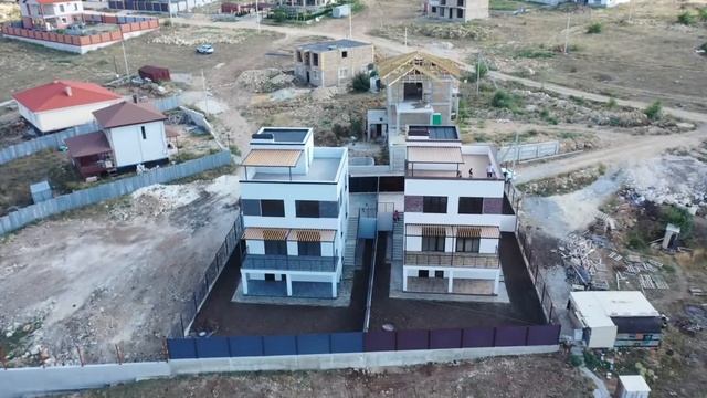 В продаже 2 дома в стиле Хай-Тек на Красной Горке в Севастополе смотреть онлайн