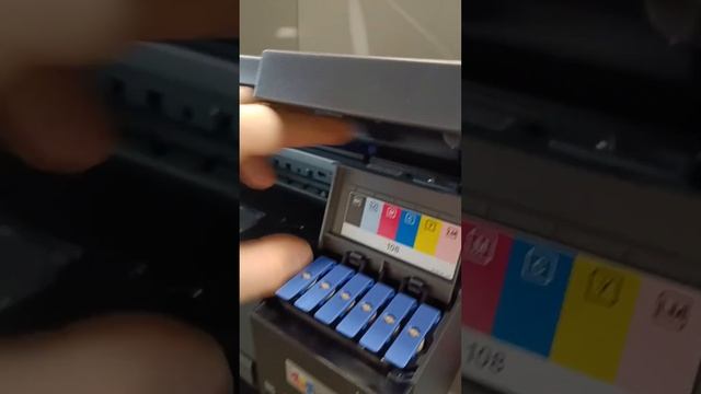 Epson L8050 разные чернила - 108 и 057 смотреть онлайн