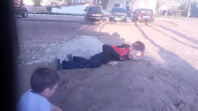 Ржачные прыжки с Ильёй Тагиром Рамзатом и Максом смотреть онлайн