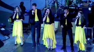 Ансамбль  "Стрекоза"  исполняет "Земля  в  иллюминаторе..."