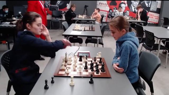 Абсолютное первенство Москвы по блицу. Стадия 1/4. Черепанова Эвита - Федорова Олеся. Партия 2 смотреть онлайн