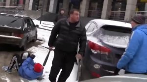 СтопХам Вася Получил битой по голове