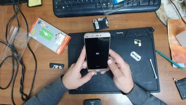 Простой_Ремонт_Замена_Акуммулятора_Xiaomi_MI_5