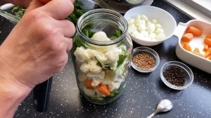 Маринованная цветная капуста на зиму ароматная, хрустящая, к праздничному столу!! Готовится легко!!
