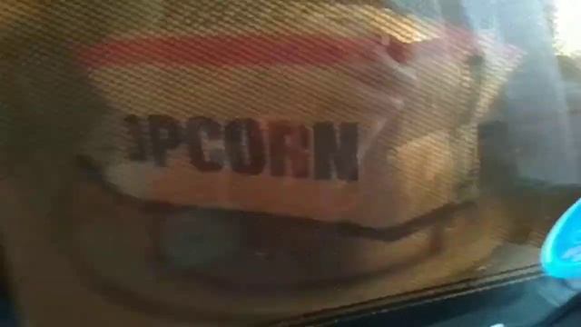 Готовим попкорн ? первый раз. что-то пошло не так)) смотреть онлайн