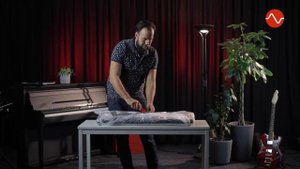 Medeli M211K - Unboxing by Tom (with subtitles)