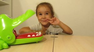 Обзор на игру Крокодильчик Дантист (Кроко Дантист) от Хасбро Croco Doc Dentist Hasbro Toy Unboxing