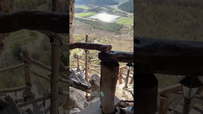 В Крыму люди живут в скале #travel #путешествия #крым