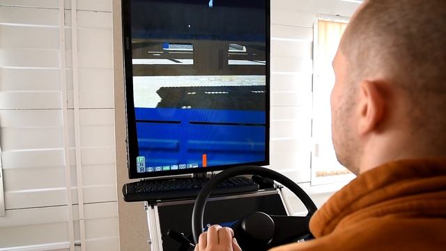 Учебный тренажер - симулятор вилочного и фронтального погрузчиков "Погрузчик-студент"