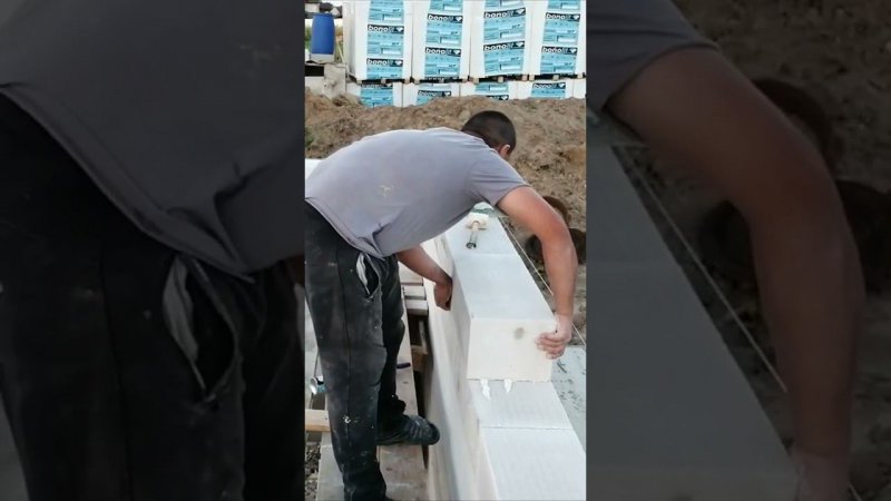 Кладка газоблока на пену #строительстводомавидео #домизгазобетона #двухэтажныйдом #кладканапену