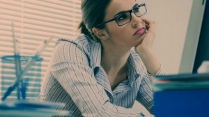 А КОМУ СЕЙЧАС ЛЕГКО?