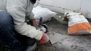 Порезка плитки болгаркой и алмазным кругом