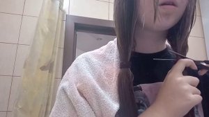 Отрезала волосы дома ??/ Настя,что ты сделала...
