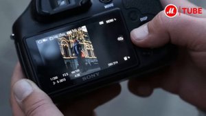 Видеообзор фотоаппарата со сменной оптикой Sony Alpha A3500 с экспертом М.Видео