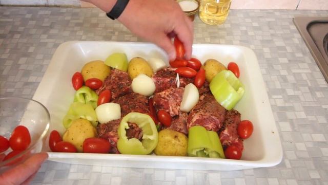 Баранья шея запеченная с овощами
