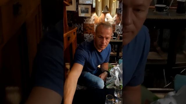 Разбор старинного стекла в советской комнате. Часть I. смотреть онлайн