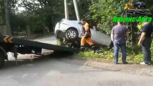 Эвакуатор Сиверский Вытаскивает авто из канавы